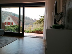 vom Wohnzimmer zur Terrasse